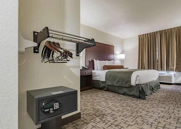 Hotel Cobblestone & -