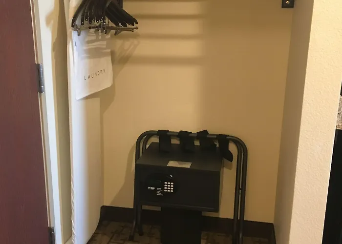 Cobblestone & - Hotel Paxton